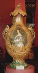 Commemorative vase with a portrait of Queen Victoria, 1851